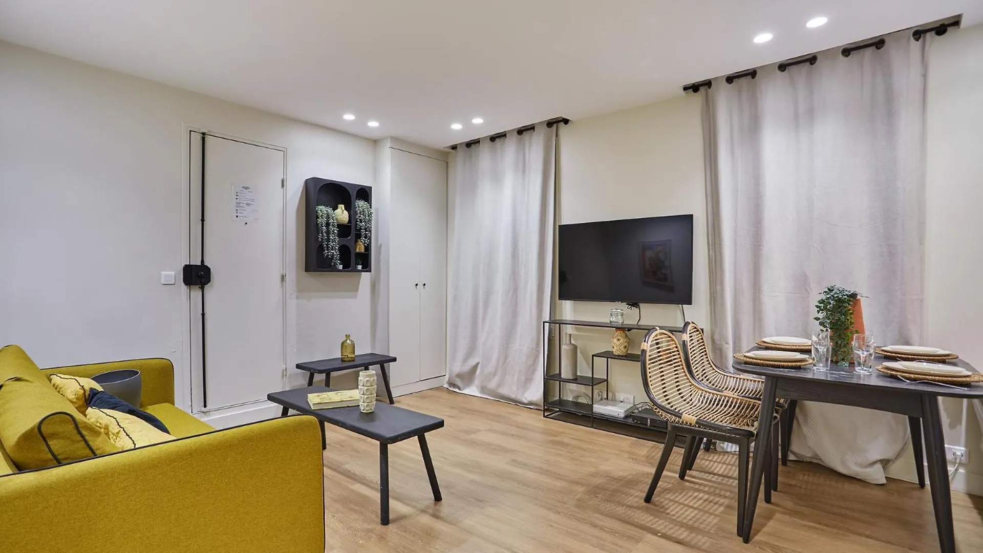 Apartment Sacre Coeur By Prestige